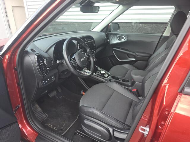 KIA SOUL e-Soul DynamicPlusLine 64 kWh Navigatie, Trekhaak, Stoel- & stuurwiel verwarmd, Achteruitrijcamera