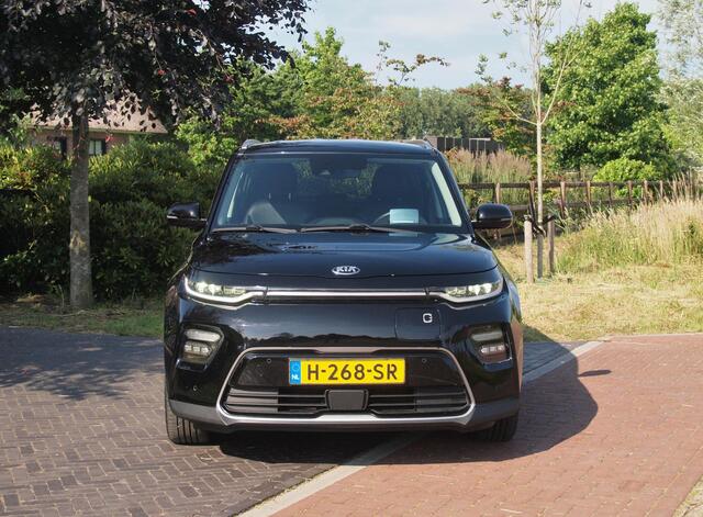 KIA SOUL e-Soul ExecutiveLine 64 kWh | Camera | Trekhaak | Harman Kardon | Head-Up Display | Apple Carplay |