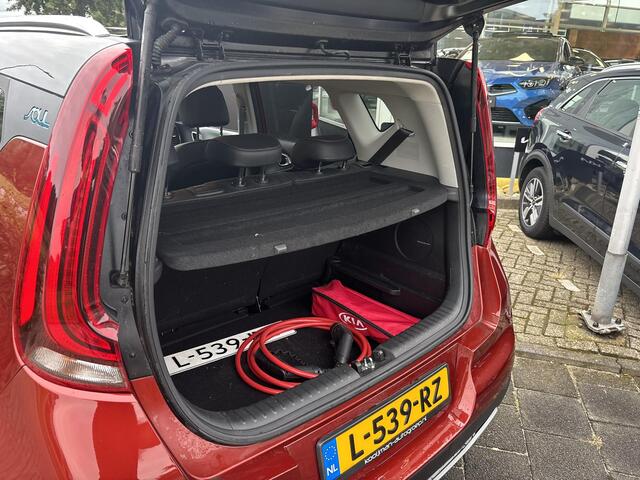 KIA SOUL e-Soul ExecutiveLine 64 kWh 3-fase, Eerste eigenaar, Dealer onderhouden, Lederen bekleding, Afneembare trekhaak, enz