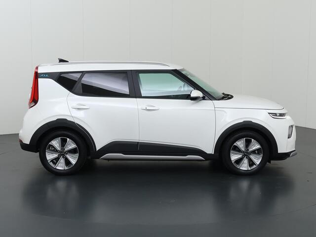 KIA SOUL e-Soul ExecutiveLine 64 kWh | SOH 97% | Harman/Kardon Audio | Head Up display | Adaptieve Cruise Control | Stoelverwarming | Navigatie | Achteruitrijcamera | Apple Carplay