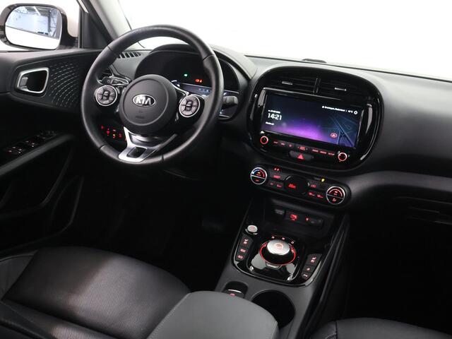 KIA SOUL e-Soul ExecutiveLine 64 kWh | SOH 97% | Harman/Kardon Audio | Head Up display | Adaptieve Cruise Control | Stoelverwarming | Navigatie | Achteruitrijcamera | Apple Carplay