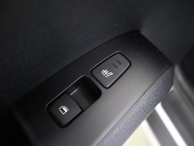 KIA SOUL e-Soul ExecutiveLine 64 kWh | SOH 97% | Harman/Kardon Audio | Head Up display | Adaptieve Cruise Control | Stoelverwarming | Navigatie | Achteruitrijcamera | Apple Carplay