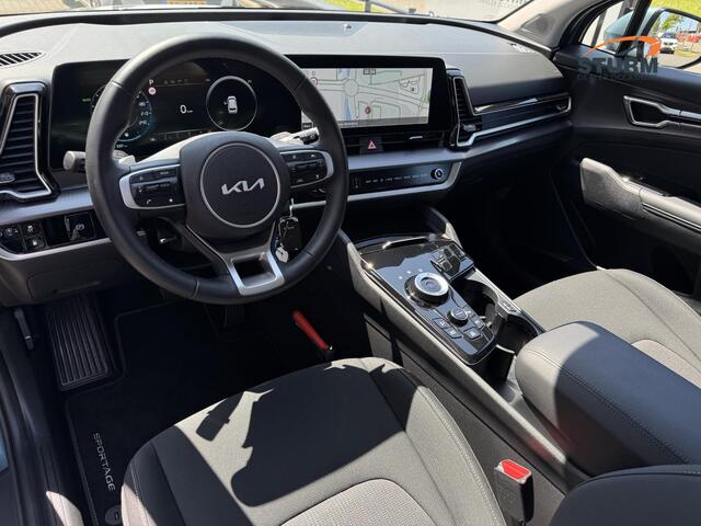 KIA SPORTAGE 1.6 T-GDi Plug-in Hybrid AWD DynamicLine | Navigatie | Camera | Adapt. Cruise Control | Apple Carplay/Android Auto | 19'' Velgen | Climate Control | Rijklaarprijs!