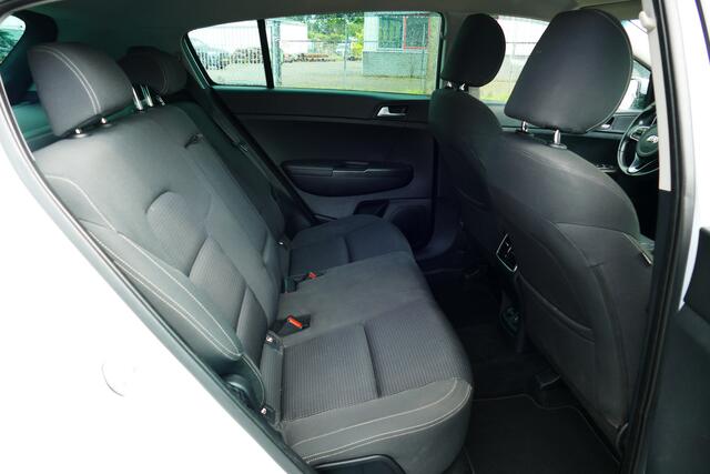KIA SPORTAGE 1.6 GDI First Edition. Camera, Navi, Clima, 19"LMV, Haak 1400kg