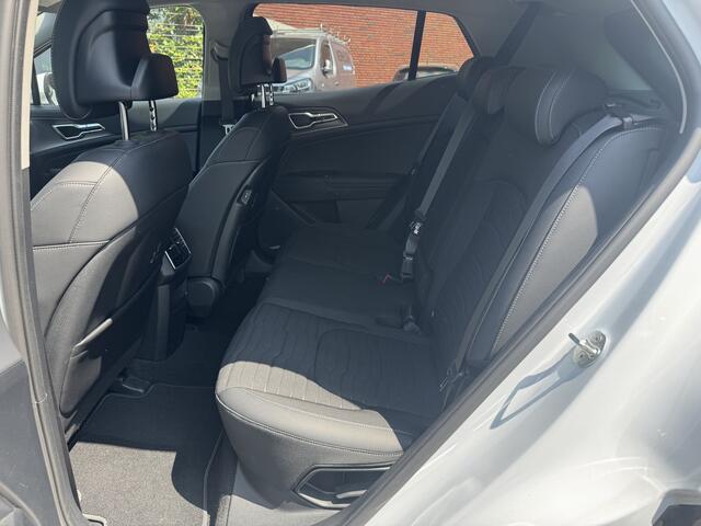 KIA SPORTAGE 1.6 T-GDi Hybrid DynamicLine AWD // ELEK. STOELEN // STOEL+STUURVERWARMING // NAVI+CARPLAY //