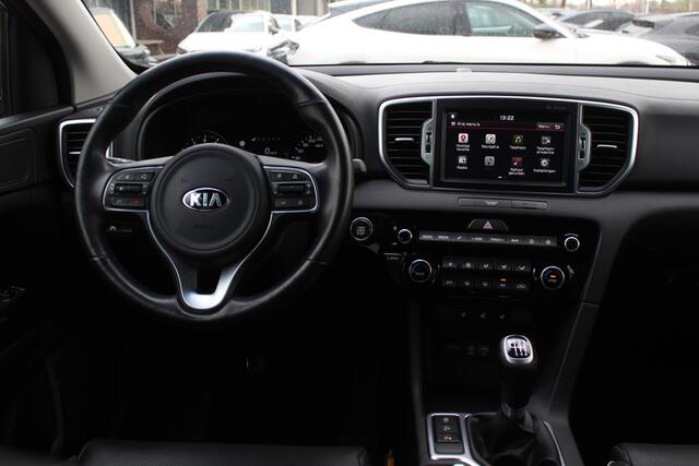 KIA SPORTAGE 1.6 T-GDI GT-Line First Edition / Trekhaak / Leder / Camera / 19'' / Getint glas / Navigatie / DAB / Cruise Control