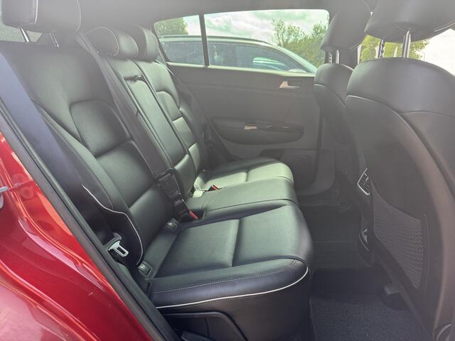 KIA SPORTAGE 1.6 T-GDI GT-Line First Edition / Trekhaak / Leder / Camera / 19'' / Getint glas / Navigatie / DAB / Cruise Control