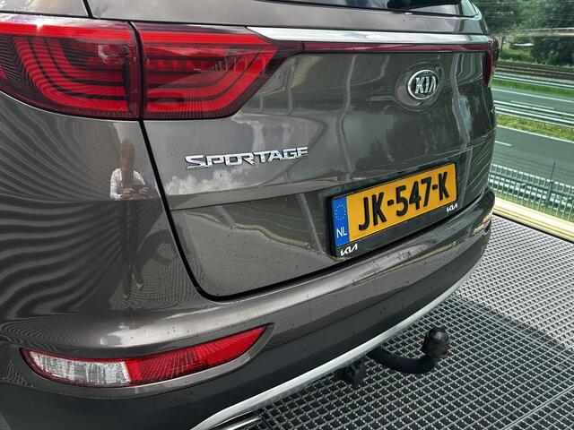 KIA SPORTAGE 1.6 T-GDI 4WD GT-Line First Edition 1e eigenaar Automaat, Lederen bekleding, cruise control, Climate Control verwarmde voorstoelen, Extra getint glas, Trekhaak, Keyless 19 inch velgen. volledig Kia dealer onderhouden