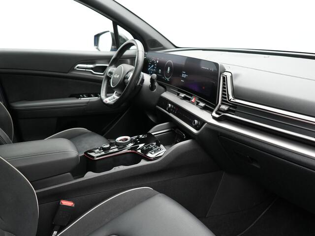 KIA SPORTAGE T-GDi AWD GT-Line Plug In Hybrid 266pk Dealer O.H PHEV | Panodak | Adaptive Cruise | Alcantara Sportstoelen Memory & Ventilatie | Harman Kardon | Navigatie | Verwarmde Stuur & Stoel | Apple Carplay | Virtual | DAB |
