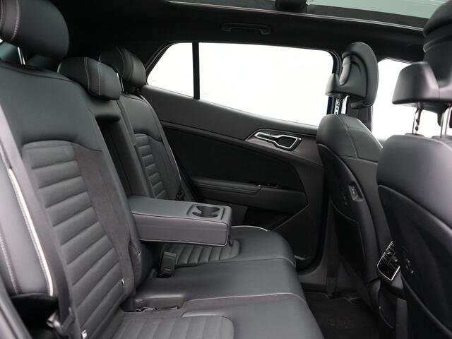 KIA SPORTAGE T-GDi AWD GT-Line Plug In Hybrid 266pk Dealer O.H PHEV | Panodak | Adaptive Cruise | Alcantara Sportstoelen Memory & Ventilatie | Harman Kardon | Navigatie | Verwarmde Stuur & Stoel | Apple Carplay | Virtual | DAB |