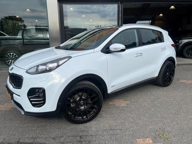 KIA SPORTAGE 1.6 T-GDI 4WD AUT GT-Line PlusLine LEDER/NAVI/CLIMA 6MND GAR ¤ 17.990 Auto in zeer goede staat met alle luxe schade vrij en 4WD UITVOERING Aflever pakket en garantie naar keuze