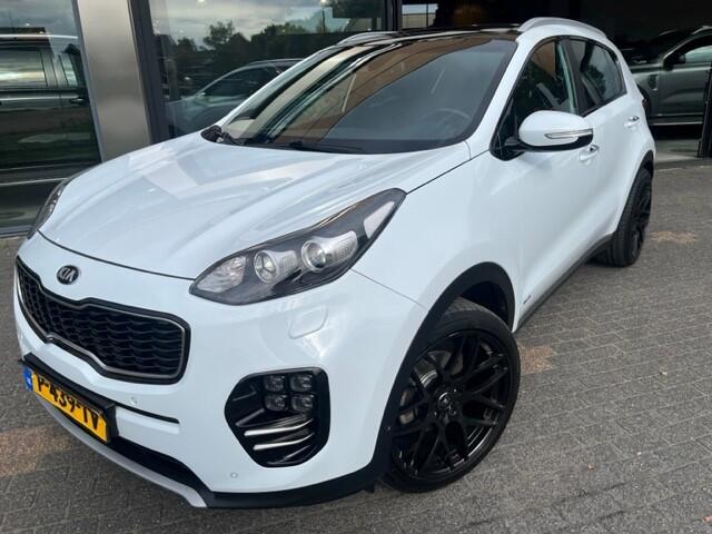 KIA SPORTAGE 1.6 T-GDI 4WD AUT GT-Line PlusLine LEDER/NAVI/CLIMA 6MND GAR ¤ 17.990 Auto in zeer goede staat met alle luxe schade vrij en 4WD UITVOERING Aflever pakket en garantie naar keuze
