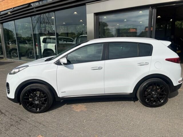 KIA SPORTAGE 1.6 T-GDI 4WD AUT GT-Line PlusLine LEDER/NAVI/CLIMA 6MND GAR ¤ 17.990 Auto in zeer goede staat met alle luxe schade vrij en 4WD UITVOERING Aflever pakket en garantie naar keuze
