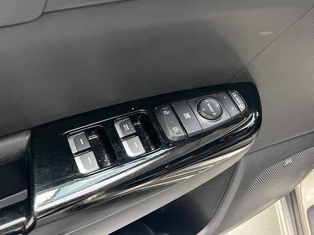 KIA SPORTAGE 1.6 T-GDI 4WD GT-Line PlusLine met Trekhaak, Achteruitrij Camera, Stoelverwarming en Ventilatie, CruiseControl, Elektrisch Verstelbare Stoel, Schuif en Kanteldak