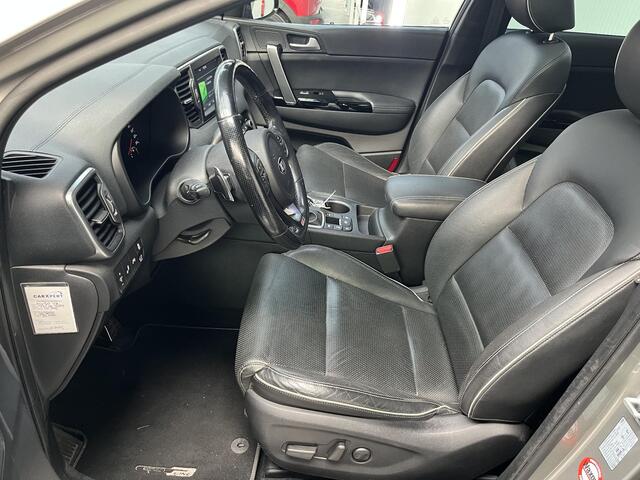 KIA SPORTAGE 1.6 T-GDI 4WD GT-Line PlusLine met Trekhaak, Achteruitrij Camera, Stoelverwarming en Ventilatie, CruiseControl, Elektrisch Verstelbare Stoel, Schuif en Kanteldak