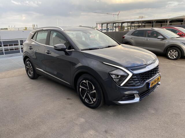 KIA SPORTAGE 1.6 T-GDi MHEV DynamicLine Nieuw geleverd en onderhouden incl: Afn Trekhaak, AppleCarPlay/Android Auto, LM velgen, Cruise control, Climate control, Parkeerhulpcamera en v+a sensoren