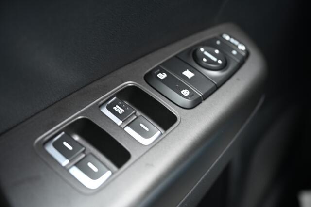 KIA SPORTAGE 1.6 GDI FIRST EDITION | CAMERA | LEDER | XENON LED | CRUISE-CONTROL | NL-AUTO | PDC