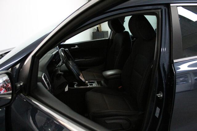 KIA SPORTAGE 1.6 CRDi MHEV DynamicLine | TREKHAAK | 17'LMV | CLIMA | CRUISE | DAB-RADIO | CAMERA | NAVIGATIE | LED |