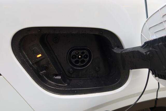 KIA SPORTAGE 1.6 T-GDi Plug-in Hybrid AWD DynamicLine 27dKM ! TREKHAAK