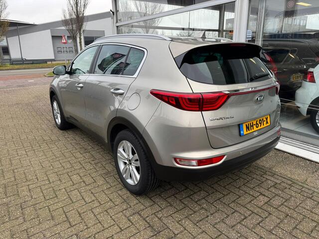 KIA SPORTAGE 1.6 GDI DynamicLine | Electronic climate control | Achteruitrijcamera | Navigatie | Cruise control | APK tot 15-03-2026 | NAP |