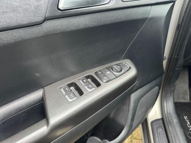 KIA SPORTAGE 1.6 GDI DynamicLine | Electronic climate control | Achteruitrijcamera | Navigatie | Cruise control | APK tot 15-03-2026 | NAP |