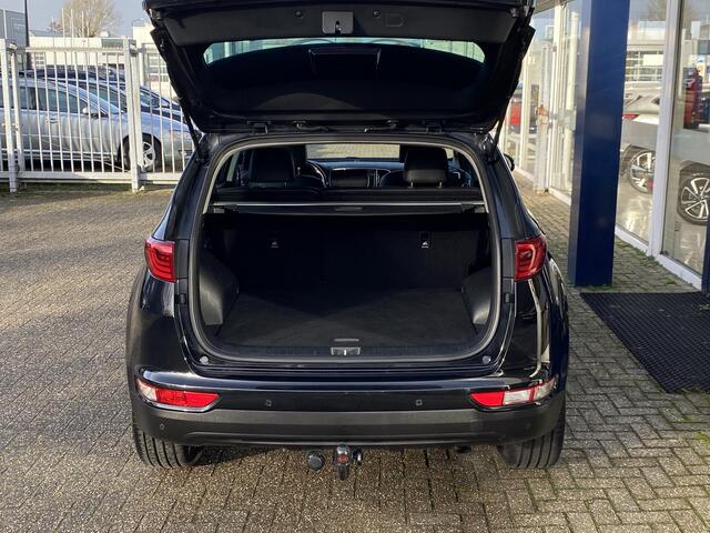 KIA SPORTAGE 1.6 GDI Design Edition / NL-Auto / Volledig Dealer Onderhouden / JBL-Audio / Keyless / Vol-Leder / DAB / Apple-Carplay&Android-Auto / Navi / Camera / Stuur+Stoelverwarming / Achterbank Verwarming / Elektrisch Verstelbare Voorstoelen / Cruise-Control / Cli