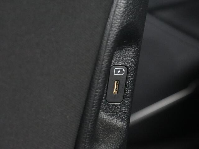 KIA SPORTAGE 1.6 T-GDi DynamicLine | Adaptive cruise | Camera | Carplay | Navigatie | Full LED | DAB | Parkeerhulp | Digital Cockpit | Climate control | Cruise control | Bluetooth