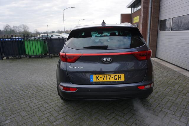 KIA SPORTAGE 1.6 GDI DYNAMICLINE NOV 2016 NIEUW MODEL CAMERA STOELVERWARMING V+A NAVIGATIE ECC AIRCO CRUISECONTROL PARKEERSENSOREN 17INCH BLUETOOTH 4X ELECTR.RAMEN/SPIEGELS