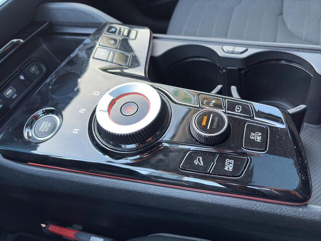 KIA SPORTAGE 1.6 T-GDi Plug-in Hybrid AWD DynamicPlusLine Panoramadak | Stoelverwarming voor/achter | Camera | Trekhaak | Elektrische Stoelen | Cruise | Apple Carplay & Android Auto |