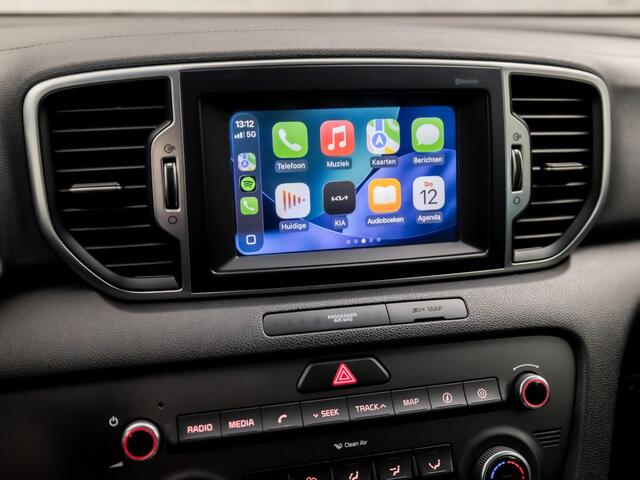 KIA SPORTAGE 1.6 GDI DynamicLine (APPLE CARPLAY, NAVIGATIE, LEDER, STUUR/STOELVERWARMING, GETINT GLAS, SPORTSTOELEN, CAMERA, CRUISE, NIEUWE APK, NIEUWSTAAT)