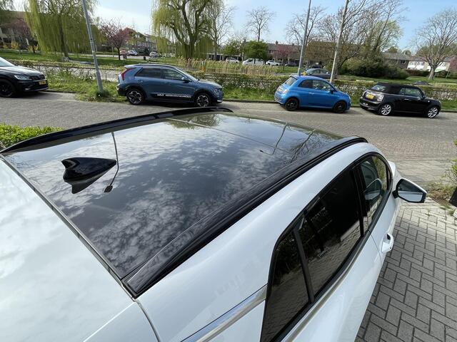 KIA SPORTAGE 1.6 T-GDi Plug-in Hybrid AWD DynamicPlusLine Panoramadak 60 kilometer electrisch rijden