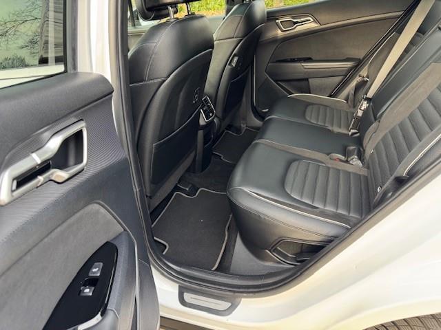 KIA SPORTAGE 1.6T-GDI 230PK PHEV AWD GT-Plusline 360Cam/Trekhaak/Pano/Leer/Led/Garantie