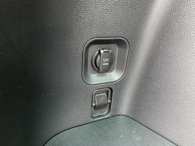 KIA SPORTAGE 1.6 T-GDi Hybrid DynamicLine Parkeersensoren, navigatie Appel CarPlay/Android Auto, achteruitrij camera, adaptieve cruise control