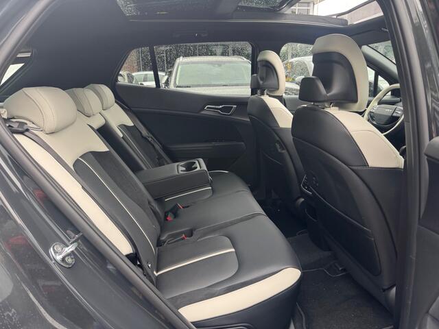 KIA SPORTAGE 1.6 T-GDi Plug-in Hybrid GT-PlusLine / Panoramadak / 360Camera / Head-up / Leder / Matrix LED / Keyless / 18'' / CarPlay / Harman Kardon / Stoelventilatie / Stoelverwarming 4x / Dodehoek / DAB / ACC