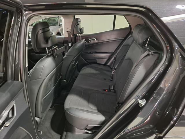 KIA SPORTAGE 1.6 T-GDi Hybrid DynamicPlusLine Stoel en Stuur verwarming, Schuif kantel dak, Apple Carplay/Android Auto, Navigatie, Camera.