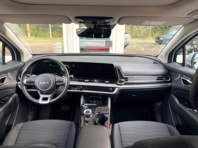 KIA SPORTAGE 1.6 T-GDi Plug-in Hybrid AWD DynamicPlusLine Keyless start&Co/Cruise contr. Adapt./Apple Carply/Elektr. Climate contr./Deel lederen interieur/Schakel paddles aan het stuur Panorama dak/Elektr. autom. airco/Verw. in hoogte verst.b. stoelen/Verw. verst.b. Stuur/Verw. elektr. verst.b. buitenspieg. met dodehoek detectie/Navi Fullmap/Achteruitrijcamera/Parkeersens.