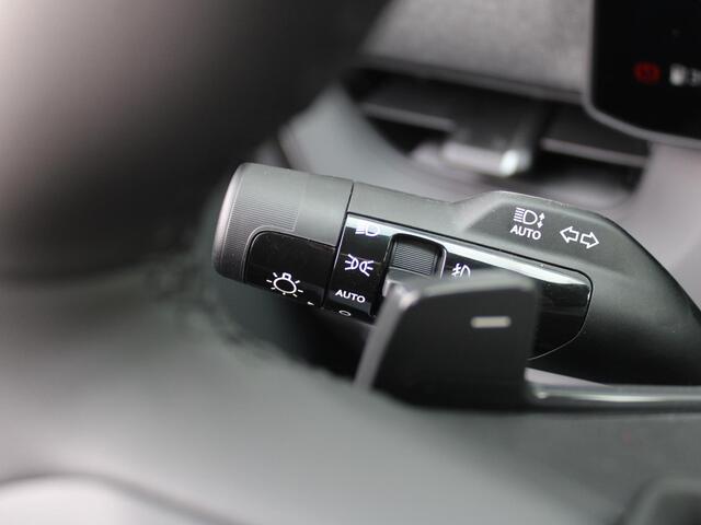 KIA Seltos 1.6 T-GDi DCT7 X-Line Demo Edition | Stuur-/stoelverwarming + ventilatie | 360 Camera | Leer | Elek. stoelverstelling | Telefoonlader | LED | 19" LM |