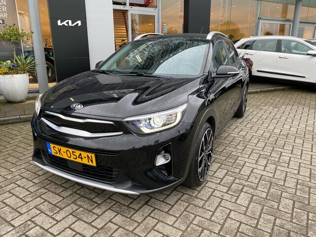 KIA Stonic 1.0 T-GDi DynamicLine LED // Key-less// Navi+Camera // 18inch