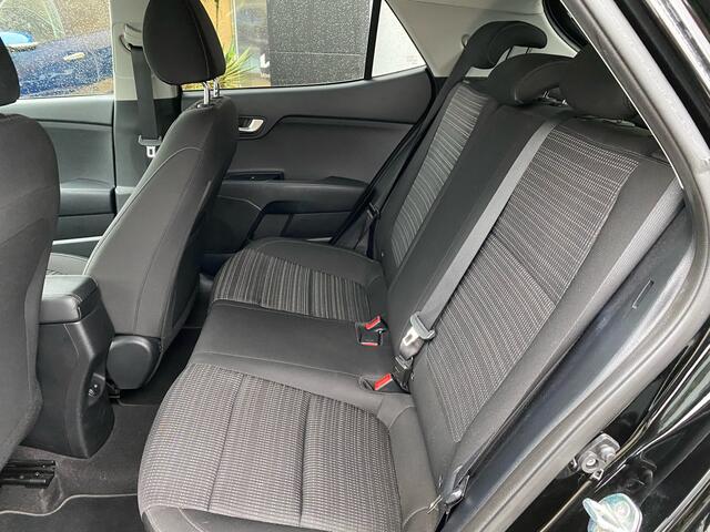 KIA Stonic 1.0 T-GDi DynamicLine LED // Key-less// Navi+Camera // 18inch