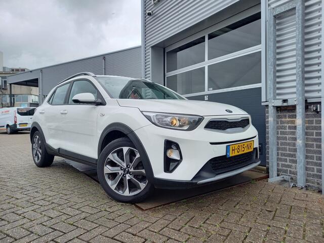 KIA Stonic 1.0 T-GDi DynamicLine - CAMERA - CARPLAY / ANDROID - NAVI - CRUISE - PARKEERSENSOREN - NL AUTO - 1 EIGENAAR