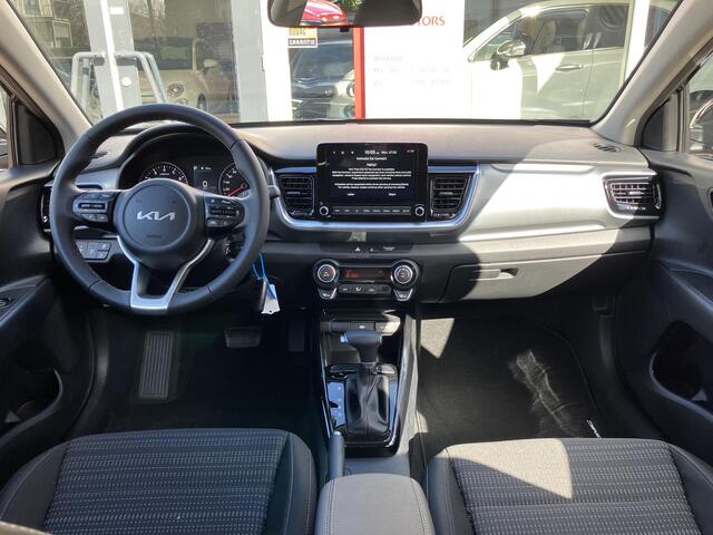 KIA Stonic 1.0 T-GDi MHEV DynamicLine | MY25 | 15'' lichtmetaal | Navi | Cruise | DAB | Camera | Airco l ANWB Private lease actie ¤ 373,-