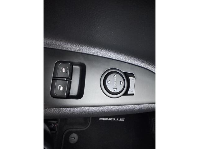 KIA Stonic 1.0 T-GDi MHEV DynamicLine | Metallic | LM Velgen | Apple Carplay/Android Auto | Enz...