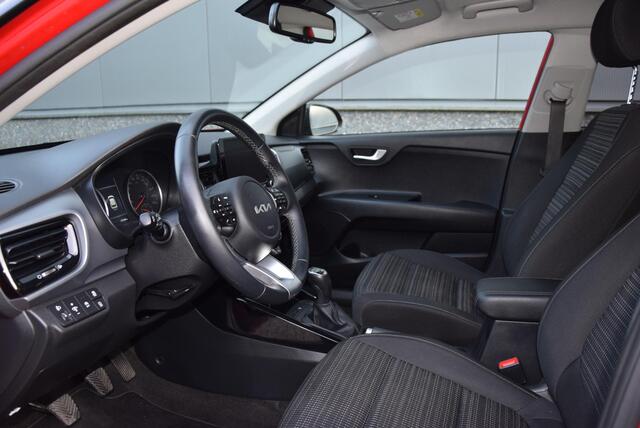 KIA Stonic 1.0 T-GDi DynamicPlusLine Apple carplay/android | Trekhaak | Parkeerassistent |