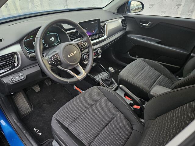 KIA Stonic 1.0 T-GDi MHEV DynamicPlusLine | Camera | Navi | Stuur-/Stoelverwarming | Key-Less | Apple CarPlay/Android Auto | Clima | 16" Velgen | PDC | Cruise | LED |