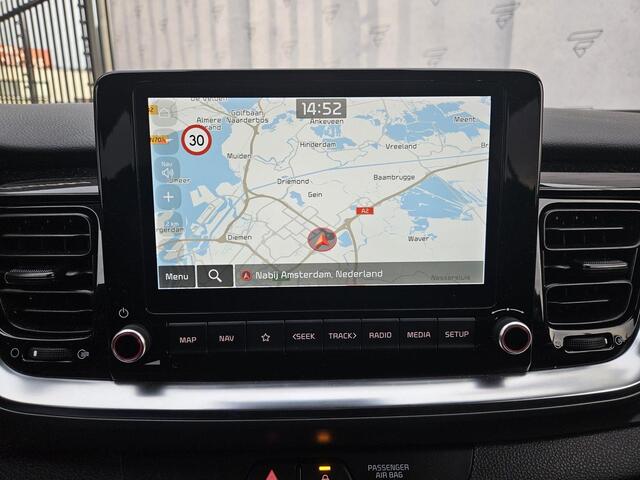 KIA Stonic 1.0 T-GDi MHEV DynamicPlusLine | Camera | Navi | Stuur-/Stoelverwarming | Key-Less | Apple CarPlay/Android Auto | Clima | 16" Velgen | PDC | Cruise | LED |