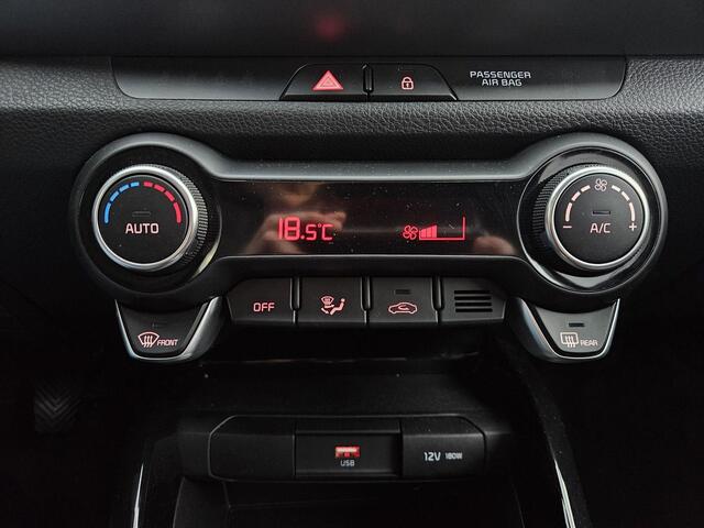 KIA Stonic 1.0 T-GDi MHEV DynamicPlusLine | Camera | Navi | Stuur-/Stoelverwarming | Key-Less | Apple CarPlay/Android Auto | Clima | 16" Velgen | PDC | Cruise | LED |