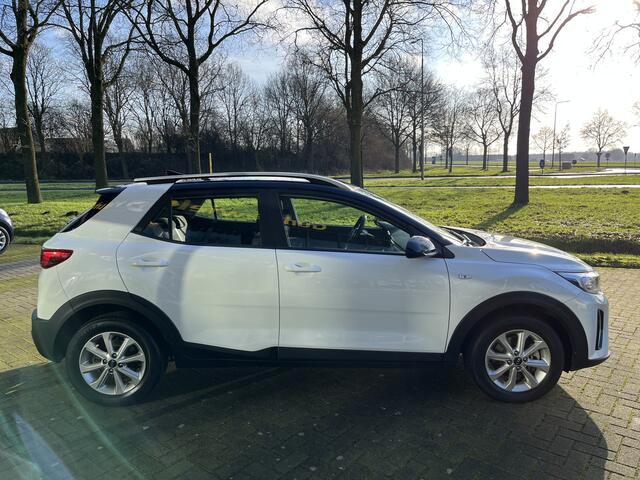 KIA Stonic 1.0 T-GDi MHEV DynamicLine | CRUISE CONTROL | NAVIGATIE | CARPLAY | CAMERA | TREKHAAK