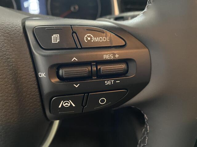 KIA Stonic 1.0 T-GDi MHEV DynamicLine | Two-Tone uitvoering met zwart dak | Apple Carplay/Android auto | Full map navigatie | Cruise control | Achteruitrij camera | Airco | Adaptive cruise control |