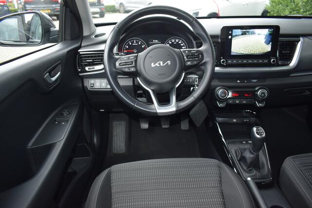KIA Stonic 1.0 T-GDi MHEV DynamicLine ECC Cr.Control Navi+Camera BT+USB 6-bak 15"LMV PDC Tot 10Jr. Kia-Garantie