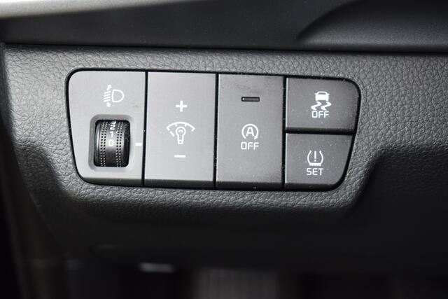 KIA Stonic 1.0 T-GDi MHEV DynamicLine ECC Cr.Control Navi+Camera BT+USB 6-bak 15"LMV PDC Tot 10Jr. Kia-Garantie